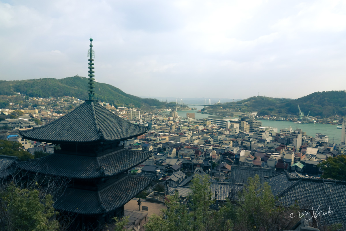 丁寧寺の三重塔と尾道の景観